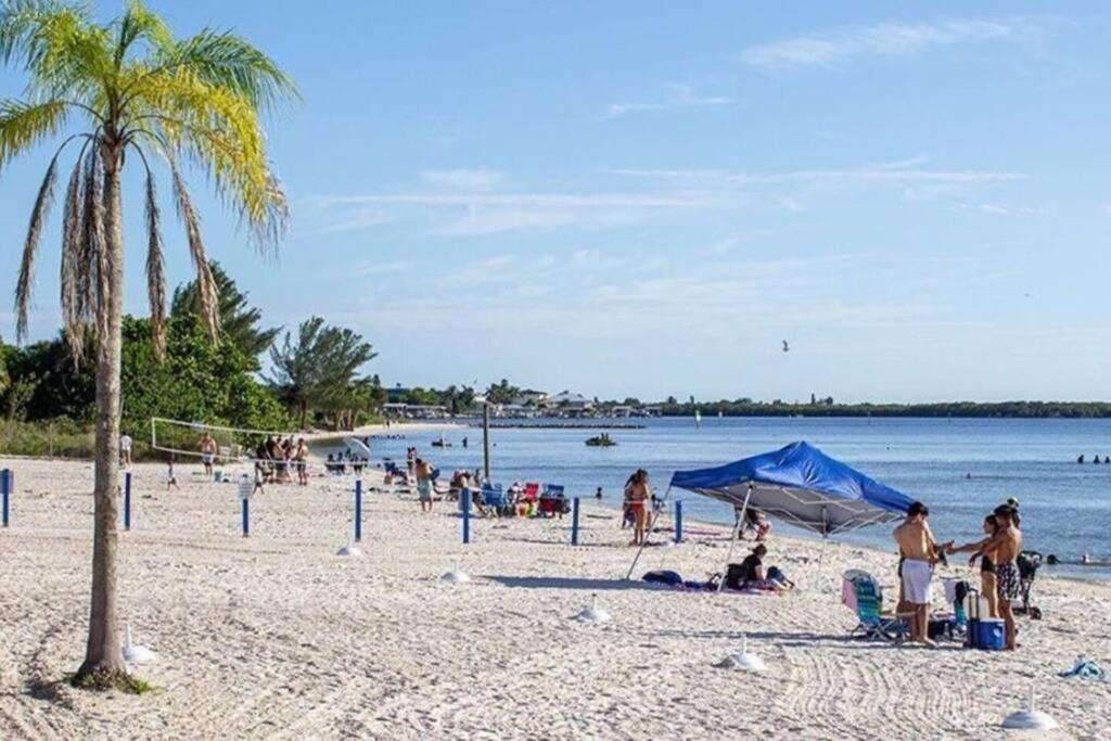 Bay View, Studio206, Beach Steps Away! Pool+Wifi Ruskin Exterior foto